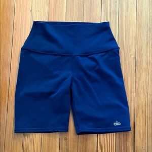 Alo yoga high waisted xs athletic shorts.